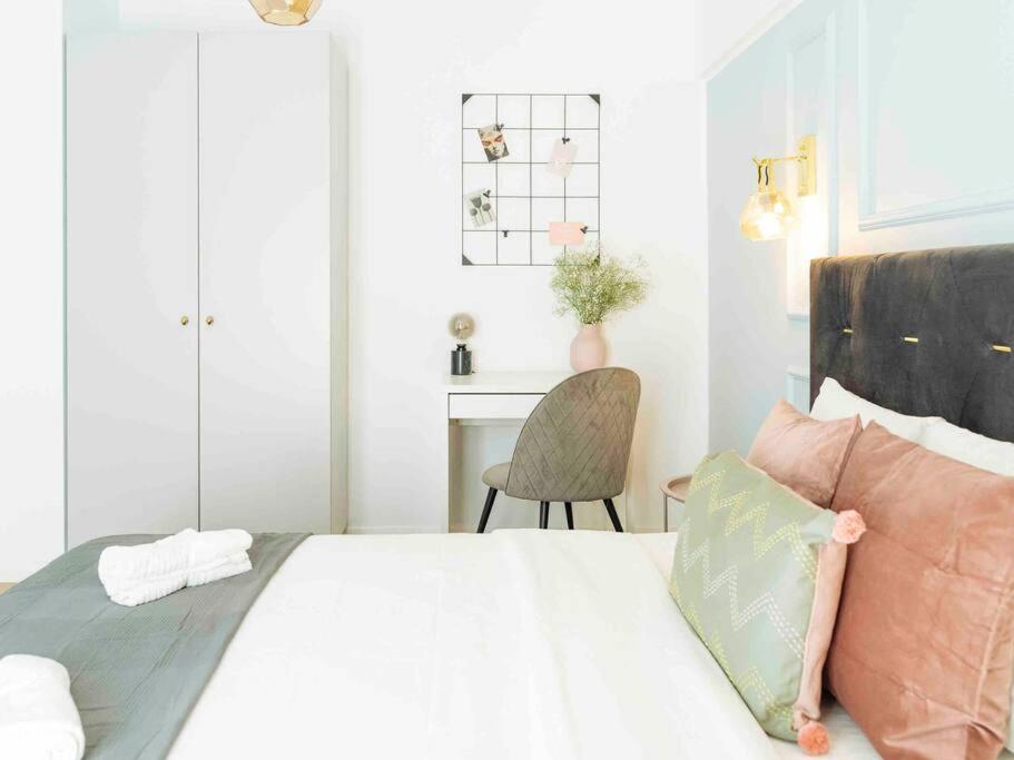 Bright 2Br Apartment - Top Location - City Balcony Бухарест Экстерьер фото
