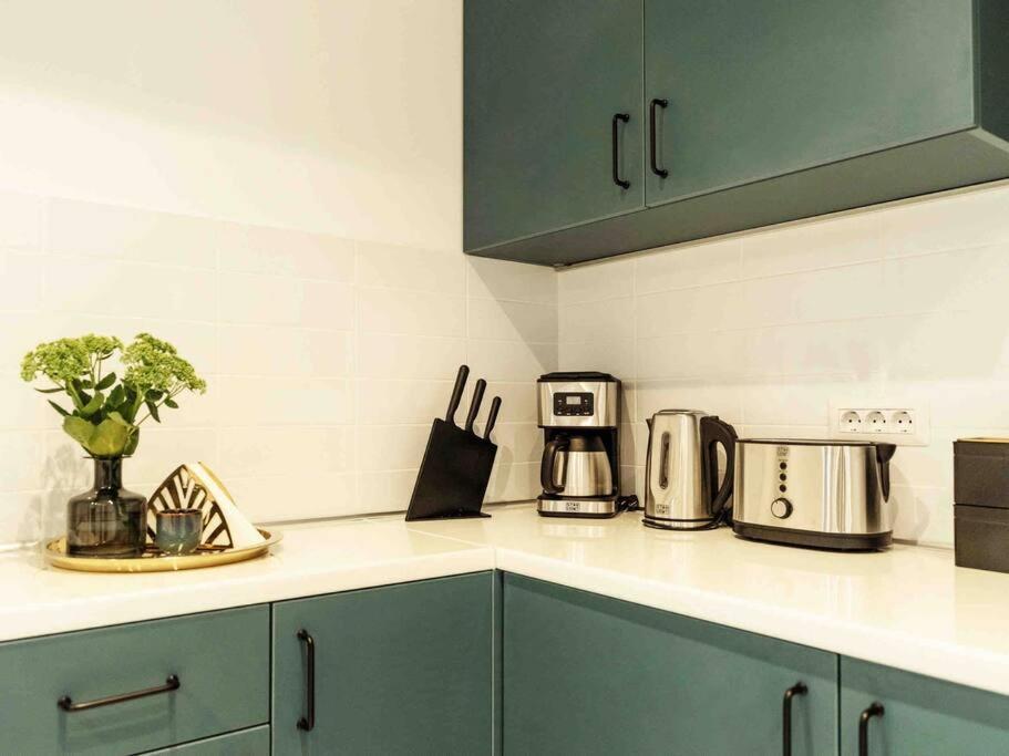 Bright 2Br Apartment - Top Location - City Balcony Бухарест Экстерьер фото