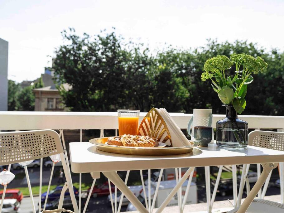 Bright 2Br Apartment - Top Location - City Balcony Бухарест Экстерьер фото